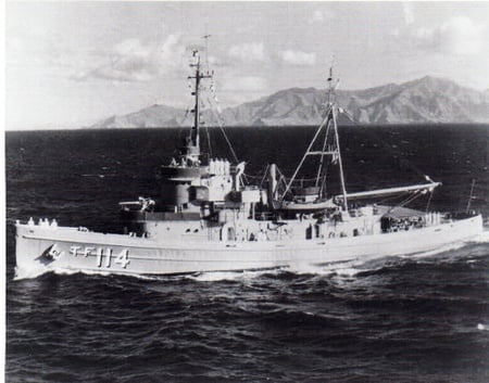 Uss Tawakoni  - pacific ocean, war ship, member of the utility task unit