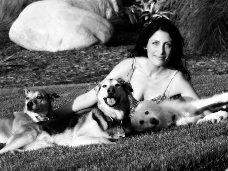 Lisa Edelstein  - house, dogs, cuddy, black and white, lisa edelstein