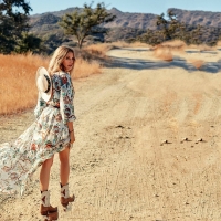 Julia Roberts - Cowgirl