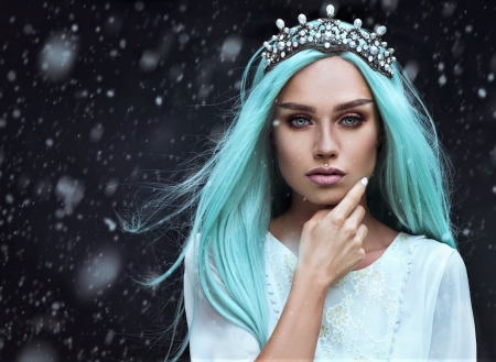 Beauty - tiara, winter, blue, snow, girl, jewel, hair, black, woman, model, iarna, face