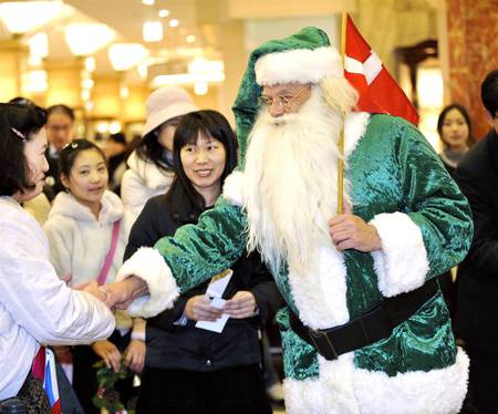 I'm Dreaming Of A Green Christmas - santa claus, photography, people, christmas