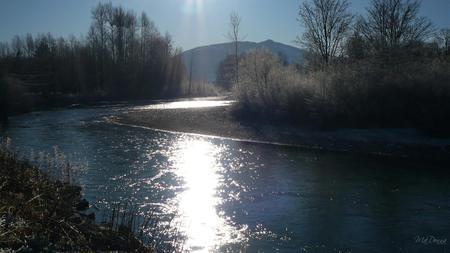 Cold Crisp Morning on River - widescreen, river, winter, cold, washington, sky