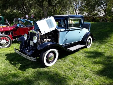 Bonnet up - car show, Antique cars, display cars, Old car