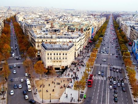 Champs Elysees - street, paris, people, city, famous, france, champs elysees, buildings