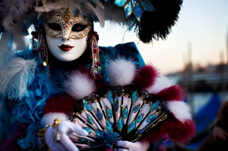 Venice Carnival - blue, hand fan, model, mask, red, girl, evantai, venice carnival