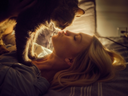 Kiss - woman, paw, model, girl, pisici, kiss, cat