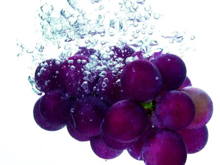 Purple Grapes in H2O - grapes, water, nature, purple, fruit