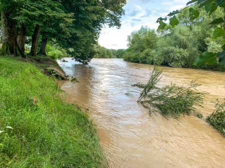 Iza dupa ploaie - aer, apa, cer, ger