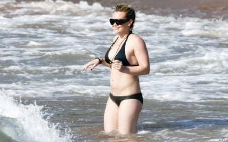 hilary duff..  - rare, hilary duff, sexy, beach, cool, hot