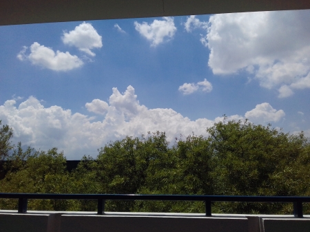 Prespectiva - clouds, blurry, balcony, real, day, sky