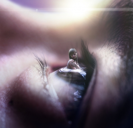 Water eye - summer, girl, watwr, bath, eye, mini, creative, tiny, danny acosta, fantasy, funny, vara, luminos