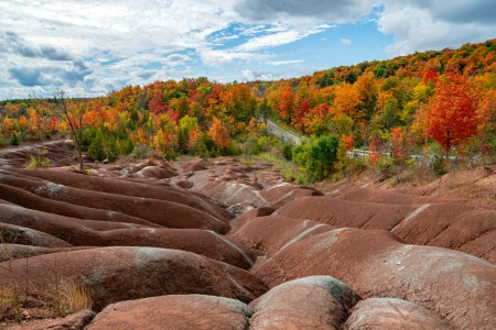 Autumn at Cheltenham Badlands