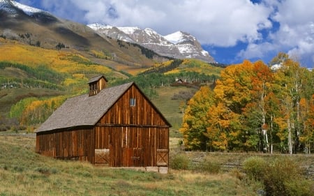 Living Country - fall, autumn, barn, field, country, mountains