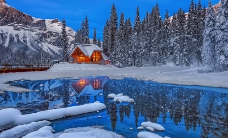 Emerald lake lodge - trees, winter, beautiful, snow, forest, reflection, mountain, ice, lodge, frost, lake, emerald