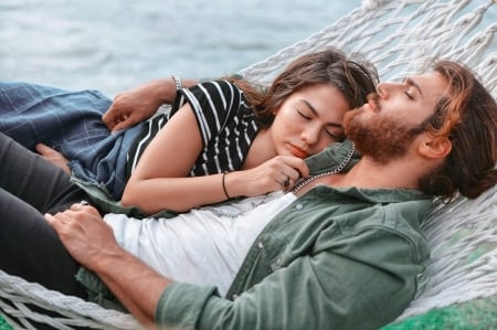 Erkenci Kus ( 2019 ) - actor, turkish, summer, can, tv series, hammock, girl, can yaman, man, erkenci kus, actress, demet ozdemir, couple, vara, sanem