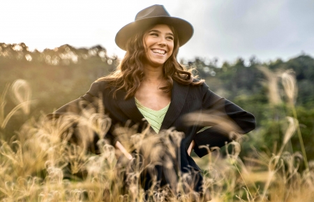 Field Trial - cowgirls, horses, blondes, hats, ranch, brunettes, western