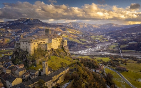 Castle in Slovakia - Slovakia, clouds, mountains, castle