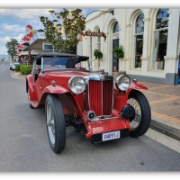 VINTAGE CAR