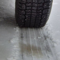 studded snow tread