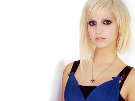 Ashlee Simpson - ashlee simpson, celebrity