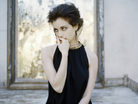 Mia Kirshner - mia kirshner, celebrity