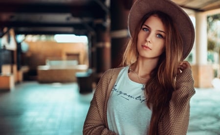 Style - hats, ranch, cowgirls, brunettes