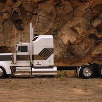 Kenworth W900