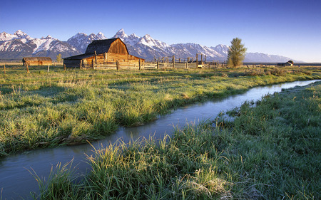 Lonely Farm - grass, mountains