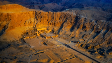Mortuary Temple of Hatshepsut - egypt, hatshepsut, mortuary, temple