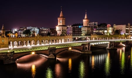 Oberbaum Bridge Berlin - oberbaum, berlin, night photography, bridge