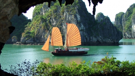 Peaceful Cruise - cruiser, cruise, sea, boat, ship, sails, water