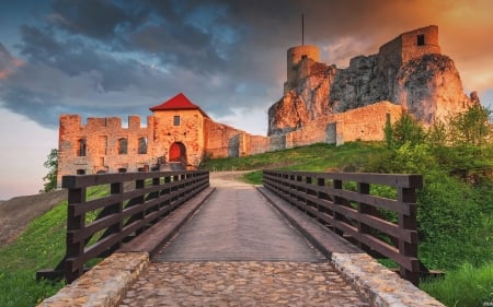 Rabsztyn Castle in Poland - ruins, castle, Poland, bridge