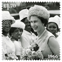 Elizabeth-II-1966