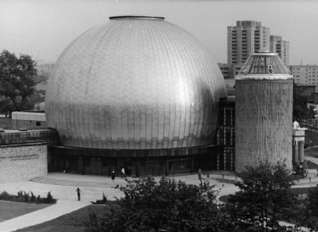 Planetarium Zeiss from Berl�n, 1987.