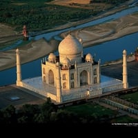 magnificient taj mahal