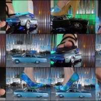 Giantesses and Cars