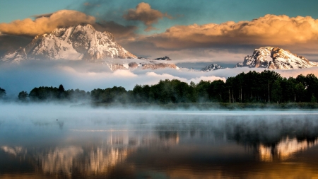 wyoming USA - clouds, lake, mist, mountains, snow