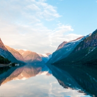 Reflecting Mountains