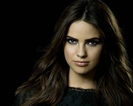 The Secret Circle 2011 - 2012 - black, tv series, the secret circle, face, girl, shelley hennig, actress, woman, diana