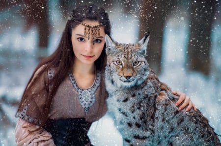 :) - winter, girl, jewel, animal, wiman, model, iarna, wild cat, lynx