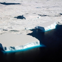 Ice barrier in the Weddell Sea