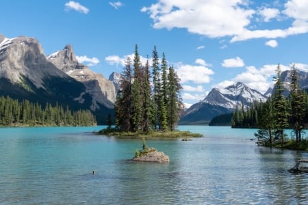 Spirit Island on Maligne Lake - canada, nature, island, lake, mountains