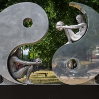 Harmony of Yin and Yang - sculpture by Lorenzo Quinn