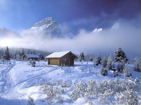 In the lodge / In der BerghÃ¼tte - cold, lodge, snow, winter, fog