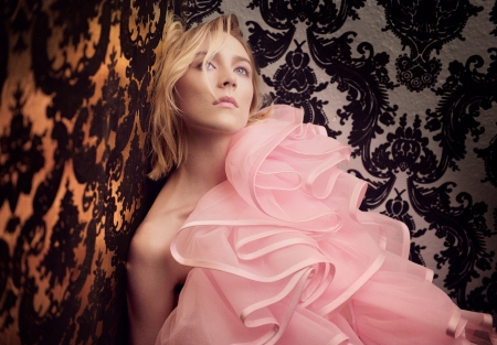 Saoirse Ronan - woman, girl, blonde, pink, saoirse ronan, actress