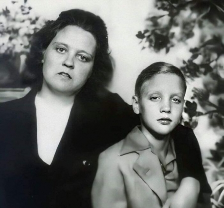 Elvis Presley with his mother Gladys - actor, gladys, elvis presley, singer, photo, copil, child, family, boy, black, white, vintage, bw, mother, artist