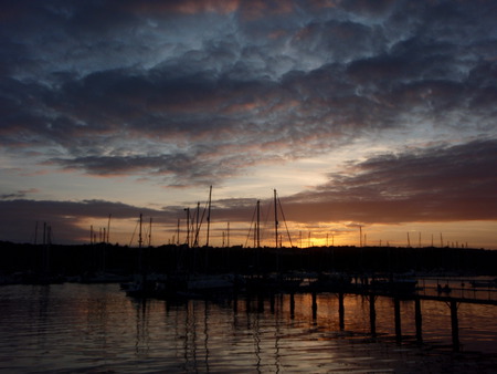 The Folly at Cowes - shantyman, isle of wight, folly, cowes, sunset, sailing