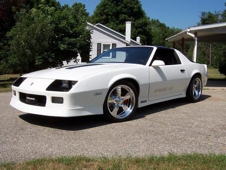 White 3rd gen - white, bowtie, gm, camaro