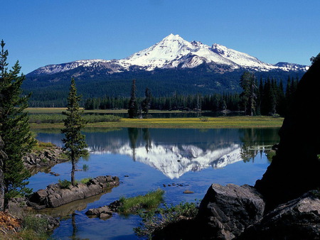 Volcano and Sparks Lake, Oregon - volcano, lake, cool, snow, mountains, road, scene