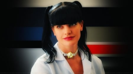 Pauley Perrette Science Officer Abby - celebrities, pauley perrette, actrice, people, science officer abby, wallpaper, abby